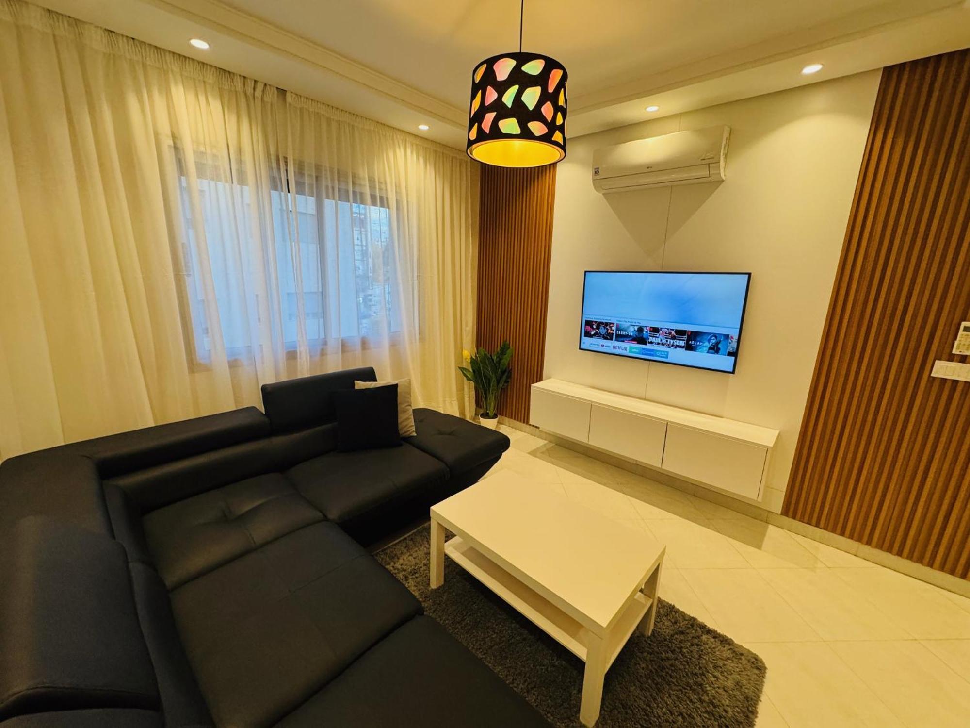 Modern Apartment In The Heart Of Tangier Exterior photo