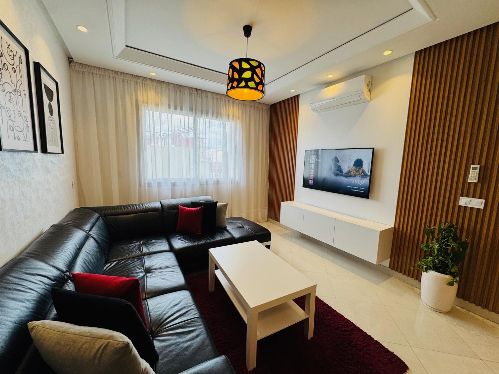 Modern Apartment In The Heart Of Tangier Exterior photo