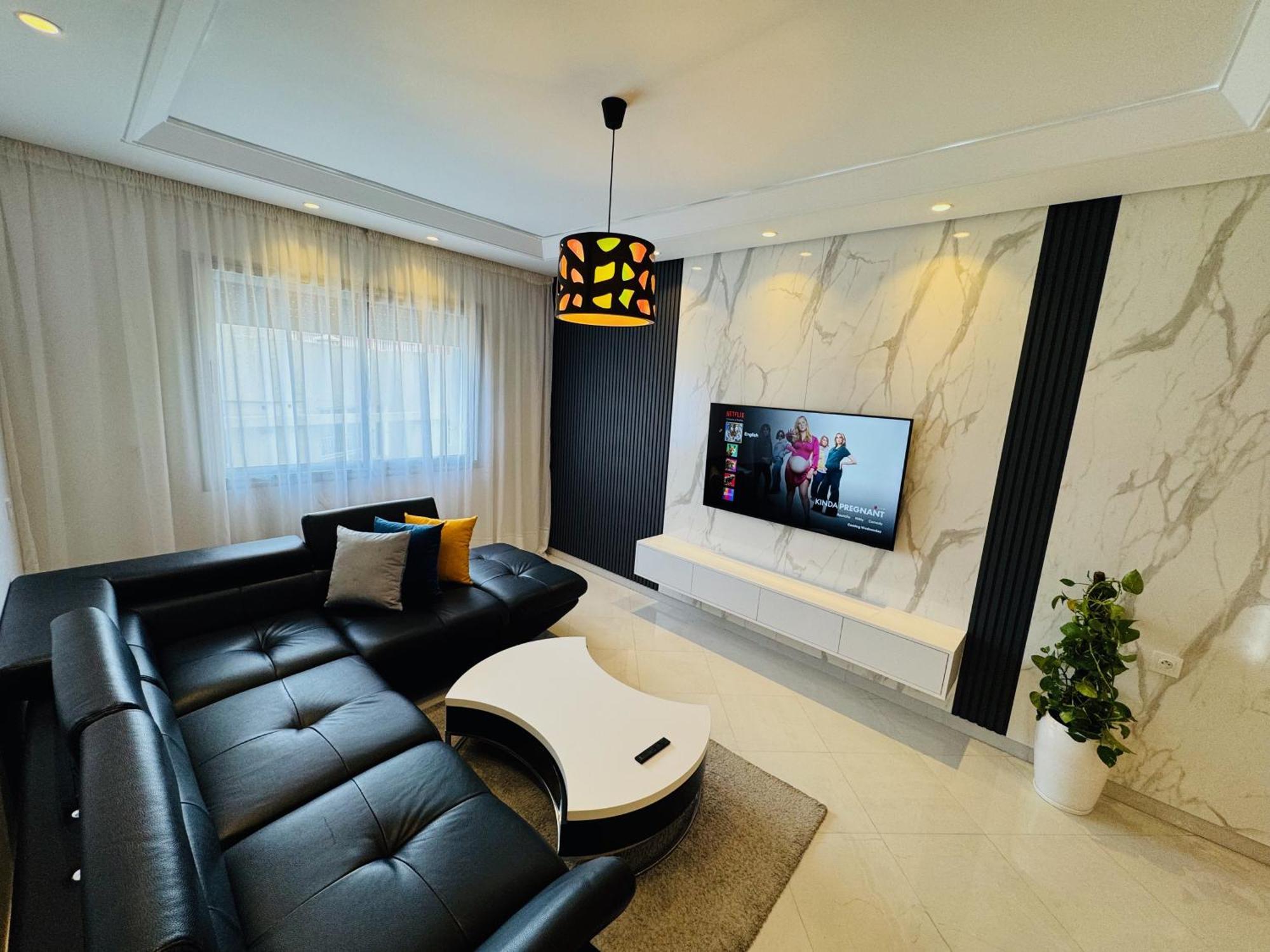 Modern Apartment In The Heart Of Tangier Exterior photo