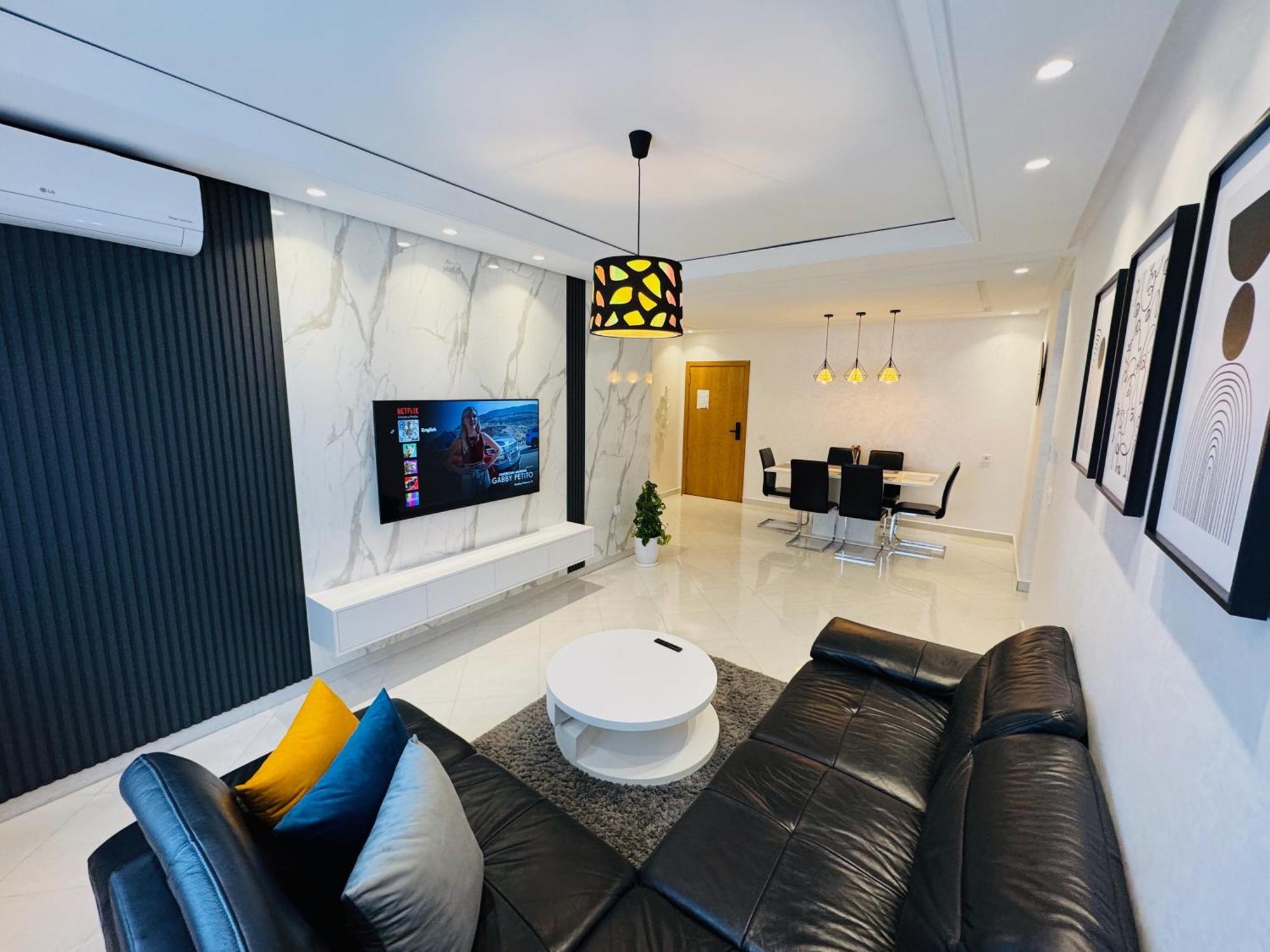 Modern Apartment In The Heart Of Tangier Exterior photo
